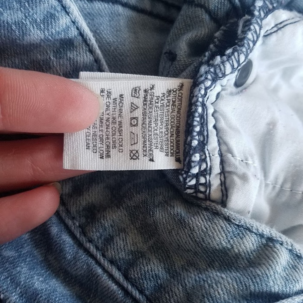 Free People feather jeans! - Picture 5 of 7